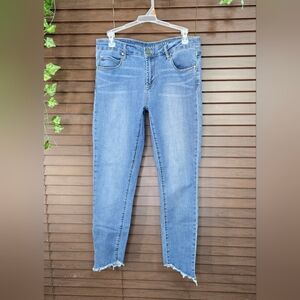 Articles Of Society Light Wash Skinny Raw Edge Slanted Hem Womens Jeans Size 29